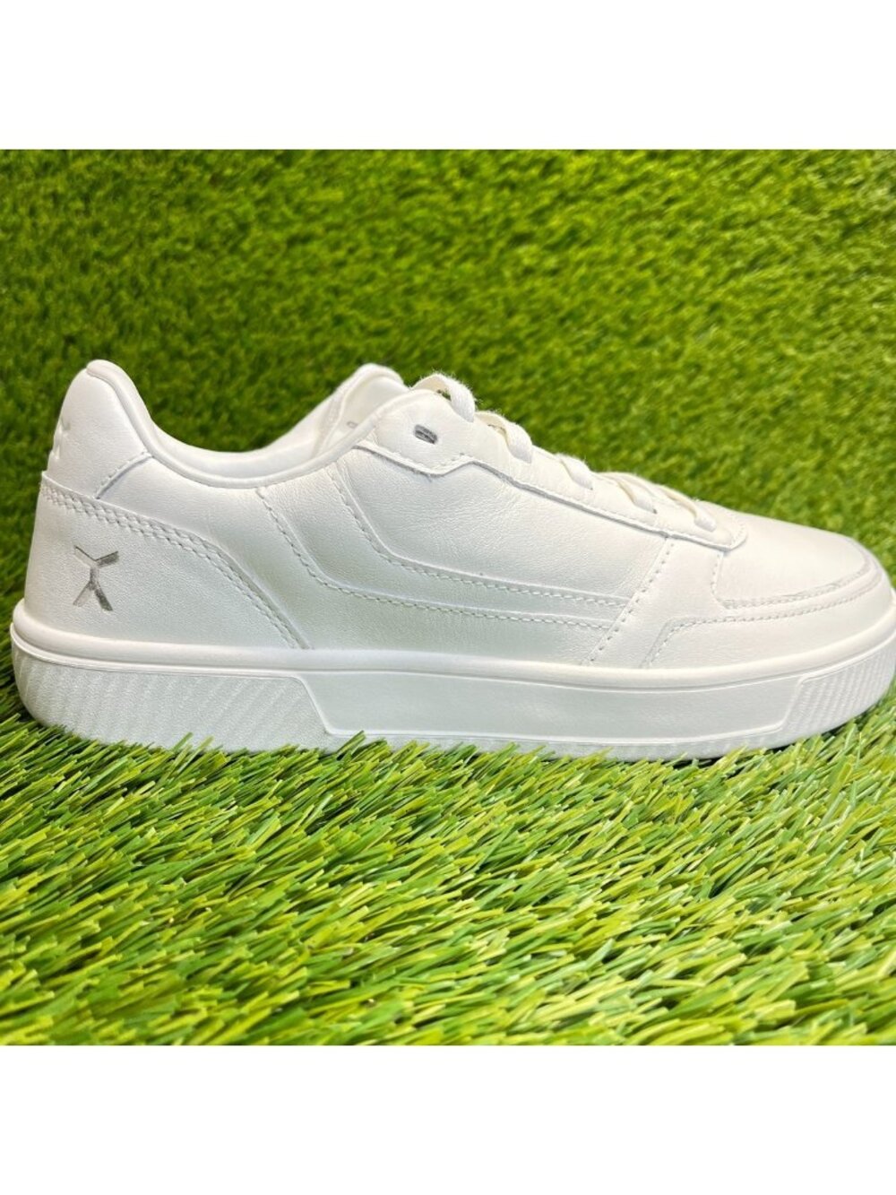 Flux Footwear Adapt Leather Trainer White Womens Size 8.5 Athletic Walking Shoes